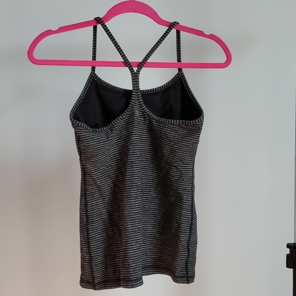 Lululemon Power Y tank - Rulu fabric - sz 6 - Picture 2 of 4